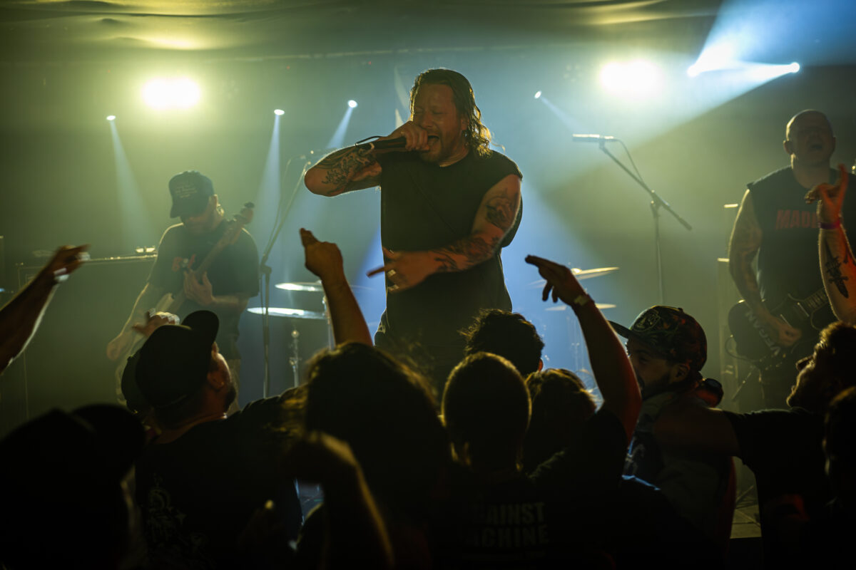 Pirouettes et p’tits tas pour célébrer vingt ans de « Wake The Dead » de Comeback Kid