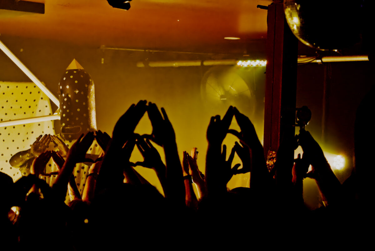 Le dada pythago-cubiste microtonal d’Angine de Poitrine enflamme le Pantoum